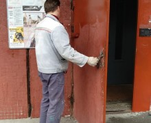 Окраска входных дверей по адресу ул. Пражская д. 9 к. 1 (12.jpg