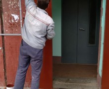 Окраска входных дверей по адресу ул. Пражская д. 9 к. 1 (3).jpg