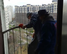 Ремонт ограждения переходного балкона по адресу ул. Малая Бухарестская д. 11-60 (парадная 4) (2).jpg