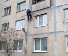 Герметизация стыков стеновых панелей по адресу ул. Малая Карпатская д. 21.jpg