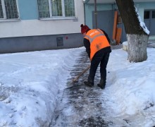 Очистка подходов к парадным от наледи и снега (2).jpg