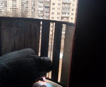 Ремонт ограждения переходного балкона по адресу ул. Малая Карпатская д. 21 (2).jpg