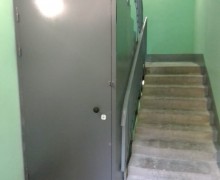 Установка двери и ограждения в приямок по адресу ул. Малая Бухарестская д. 9 (парадная 6).jpg