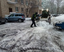 Уборка территории от снега и наледи по адресу ул. Софийская д. 57 (1).jpg