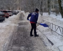 3Уборка территории от снега и наледи по адресу ул. Бухарестская д. 31 к. 3 (2).jpg