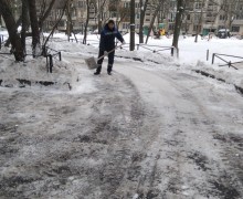 Уборка территории от снега и наледи по адресу ул. Софийская д. 37 к. 4  (2).jpg