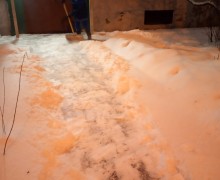 Очистка подходов к парадным от снега и наледи (6).jpg
