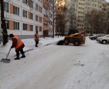 Уборка территории от снега и наледи по адресу ул. Турку д. 22 к. 1 (4).jpg