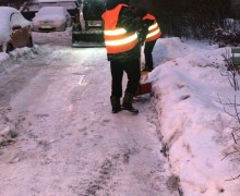 Уборка территории от снега и наледи по адресу ул. Турку д. 8 к. 4 (4).jpg