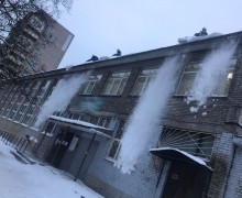 Очистка кровли от снега и наледи по адресу ул. Бухарестская д. 74 (1).jpg