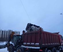 Бухарестская 120. Погрузка снега2..jpeg
