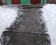 Уборка подходов к парадным от снега и наледи2.jpeg
