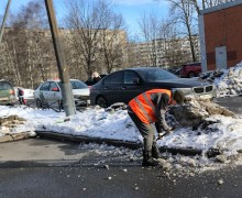 Уборка территории от снега и наледи по адресам ул. Пражская, д.22.jpeg