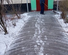 Очистка подходов к парадным от снега3.jpeg