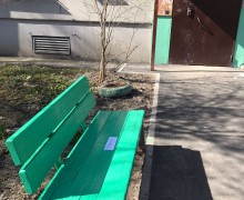 Покраска скамеек  по адресу ул. Турку, д.12, кор.6 .jpeg