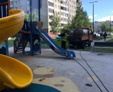 Помывка детской площадке по адресу пр. Славы, д.52.. .jpeg