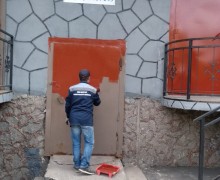 Покраска дверей по адресу ул. Малая Карпатская, д.21..jpeg