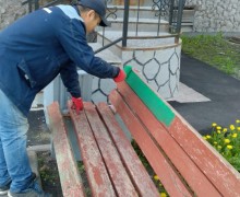 Покраска скамеек по адресу ул. Малая Карпатская, д.21.jpeg