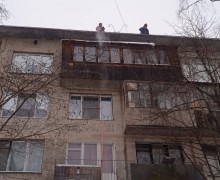 Очистка кровли от снега и наледи по адресу ул. Бухарестская, д.41, кор.1..jpeg