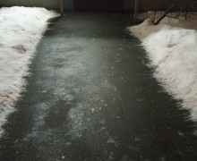 Очистка подходов к парадным от снега и наледи5.jpeg