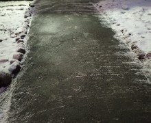 Очистка подходов к парадным от снега и наледи3 .jpeg