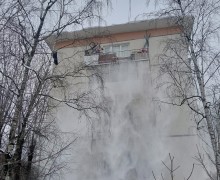Очистка кровли от снега и наледи по адресу ул. Бухарестская, д.94, кор.3.jpeg