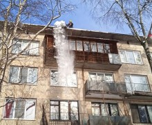 Очистка кровель от снега и наледи по адресу ул. Бухарестская, д41 кор.1..jpeg