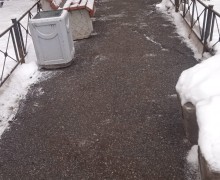 Очистка подходов к парадным от снега и наледи3.jpeg
