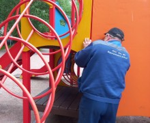 Установка новой конструкции оборудования детской площадки по адресу ул.Малая Бухарестская, д.9.jpeg