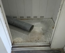 Установка напольного покрытия в лифтовой кабине по адресу ул. Малая Карпатская, д. 15, лк №1 (2).jpeg